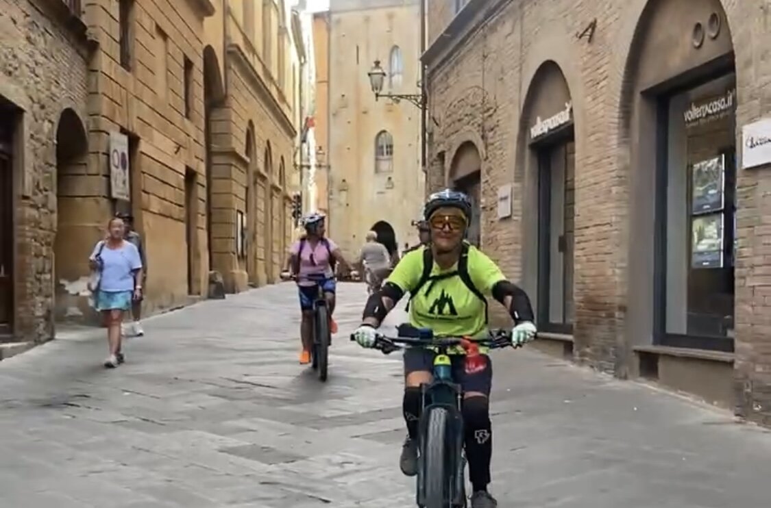 Peccioli Terricciola Tour in E-Bike + Degustazione Olio d'oliva